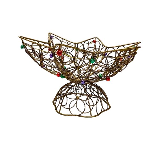 Star Shaped Christmas Wire Basket - Picture 3 of 4